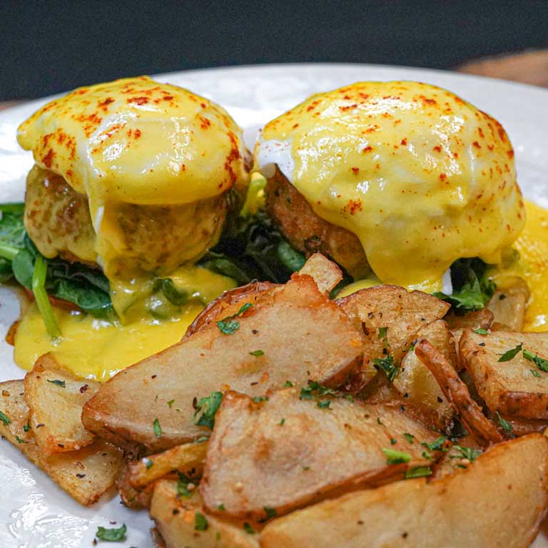 Crab_Cakes_Eggs_Benedict_09-sq