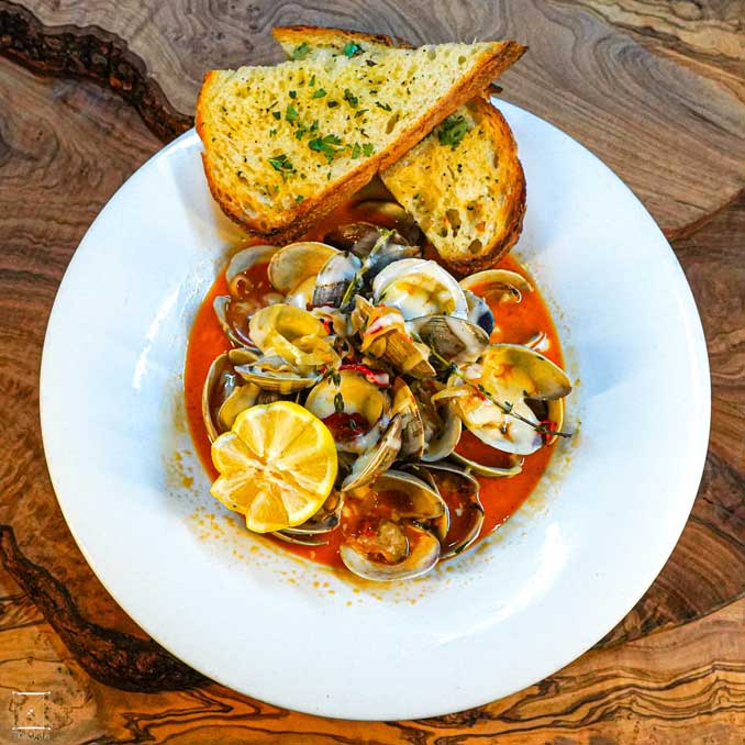 Steamed_Littleneck_Clams-(2)-sq